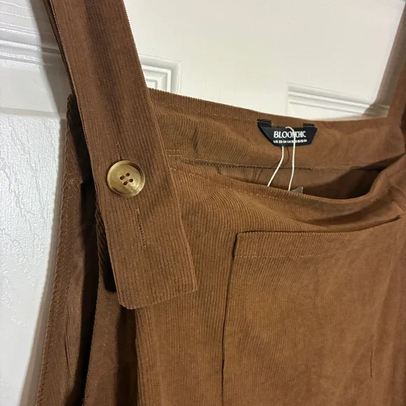 NWT BloomChic Brown Corduroy Patched Pocket Button Detail Dress | Plus 22–24 - Picture 3 of 9